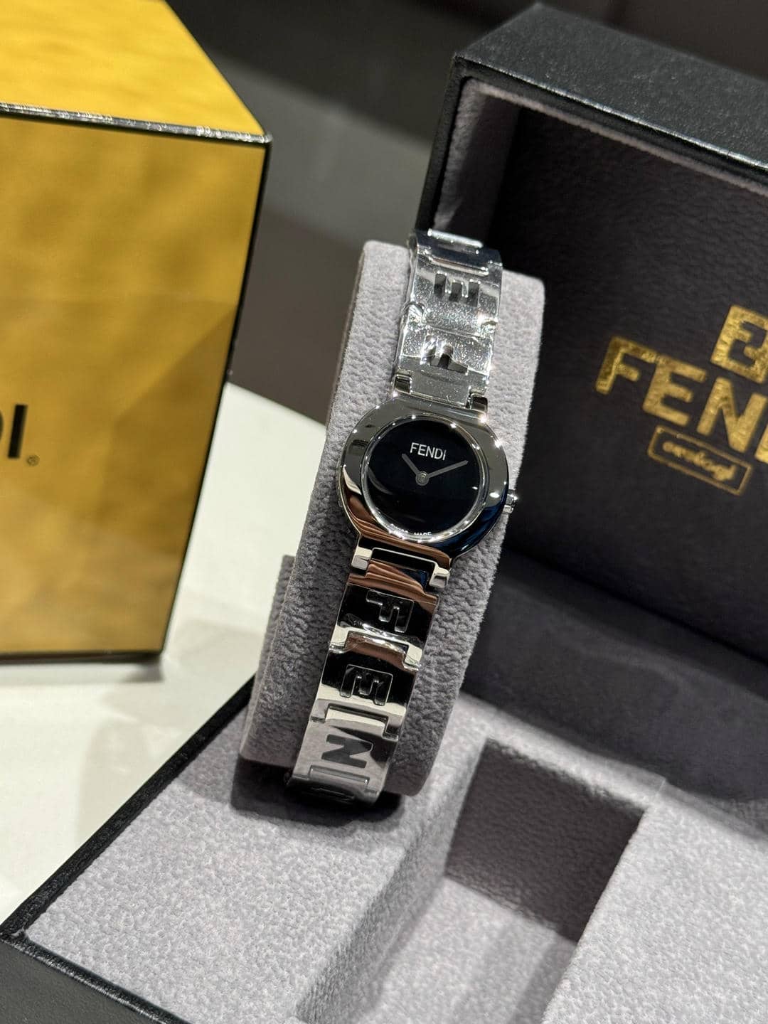 Fendibouya0321-8